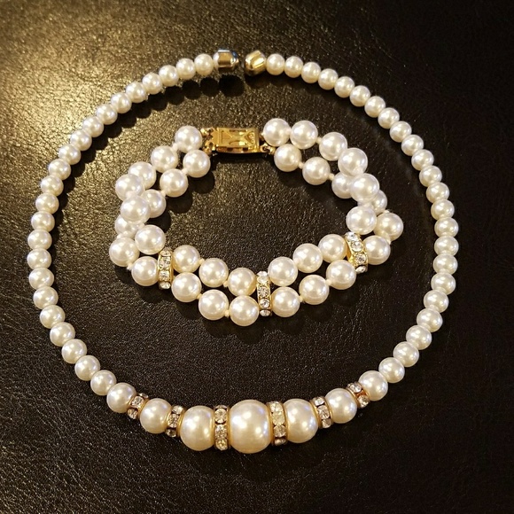 Jewelry - FAUX PEARL/RHINESTONE NECKLACE AND BRACELET SET